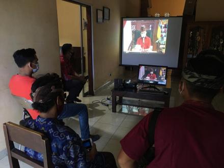 Perbekel dan Bendesa Adat  Se Bali  Ikuti Rapat Virtual Pengarahan Bapak Gubernur Bali Terkait PMKM.